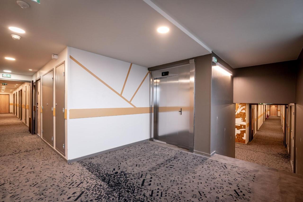 Ibis Styles Valenciennes Foret Hotel 3*