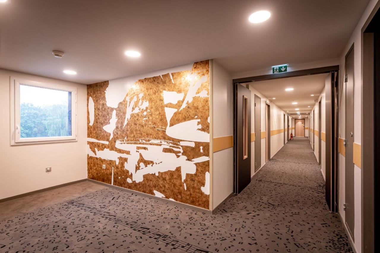 Ibis Styles Valenciennes Foret Petite Forêt